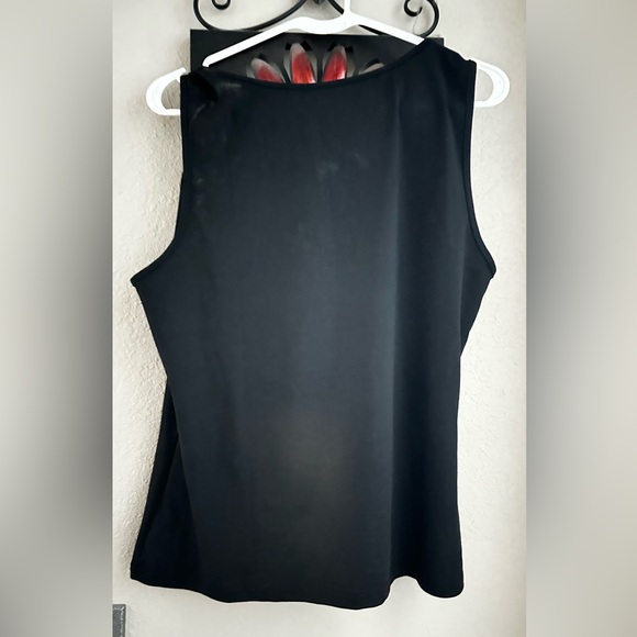 Black tank with interesting detail in the straps - Picture 2 of 4